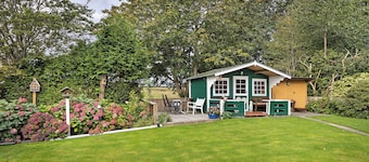 Apartment 'Haus Stoldt, Wohnung 2' with Shared Terrace, Shared Garden and Wi-Fi