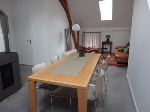 Dining - Apartment 'Fewoimdorf' with Wi-Fi (Wertheim)