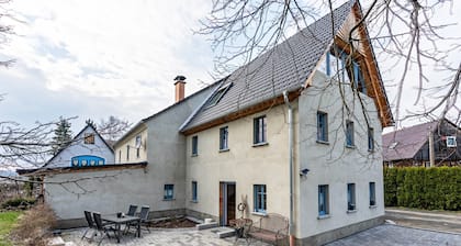 Ferienwohnung Landlust mit privater Terrasse, Gemeinschaftsgarten und WLAN