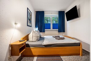 2 chambres, fer et planche à repasser, Wi-Fi gratuit, draps fournis
