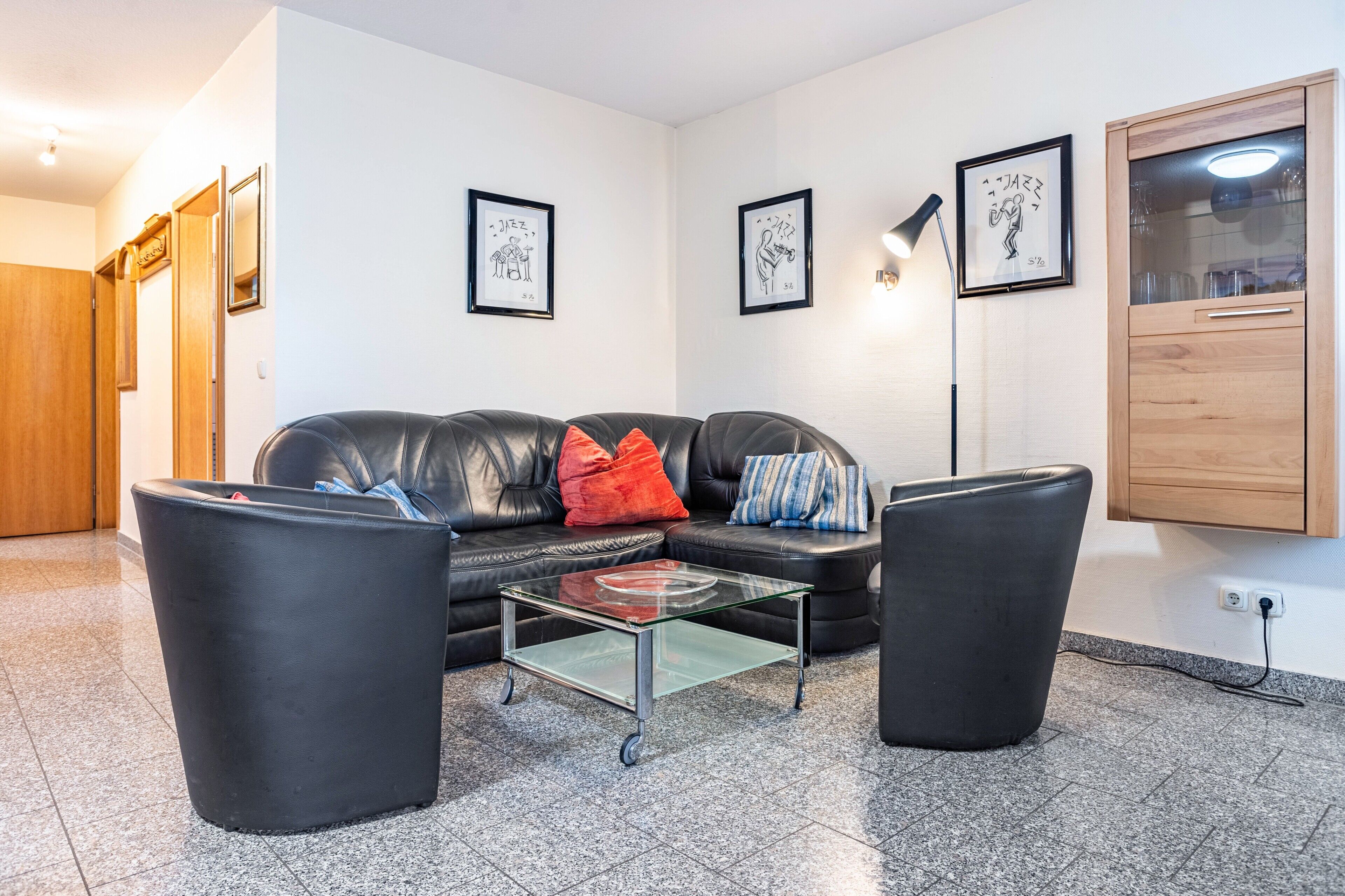 Fernseher, DVD-Player, Stereoanlage