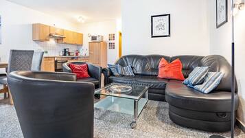 Fernseher, DVD-Player, Stereoanlage