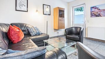 Fernseher, DVD-Player, Stereoanlage