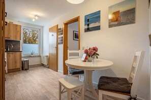 Dining - Apartment 'Haus Frohsinn - Wohnung 7' with Private Terrace and Wi-Fi (Binz)