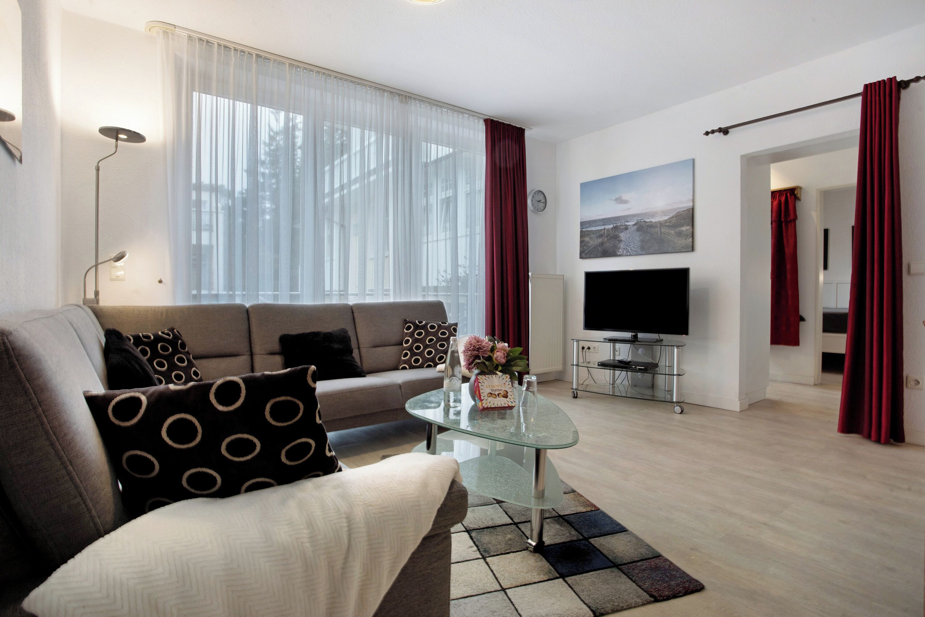 Télévision, lecteur de DVD, chaîne hi-fi