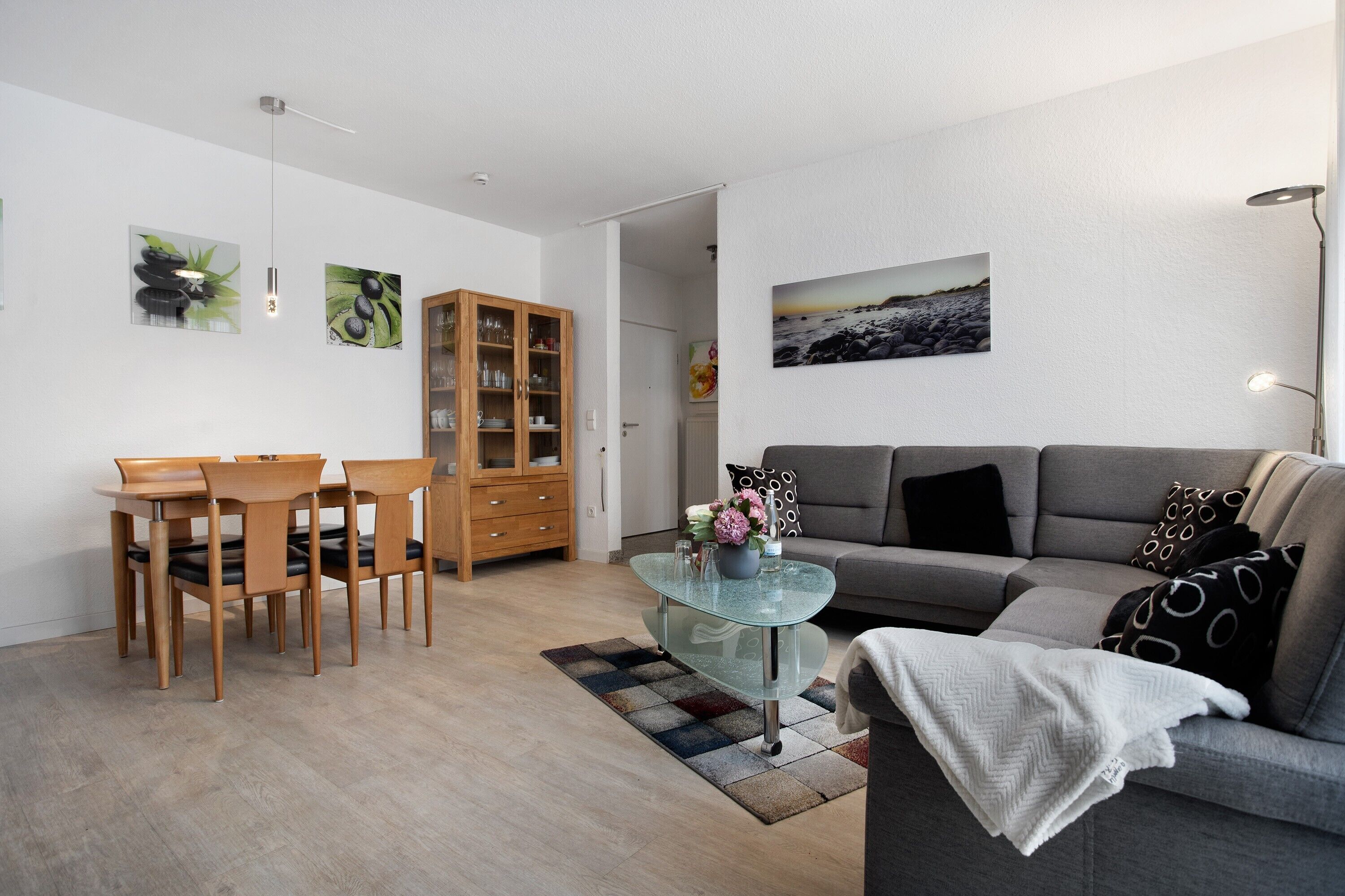 Fernseher, DVD-Player, Stereoanlage