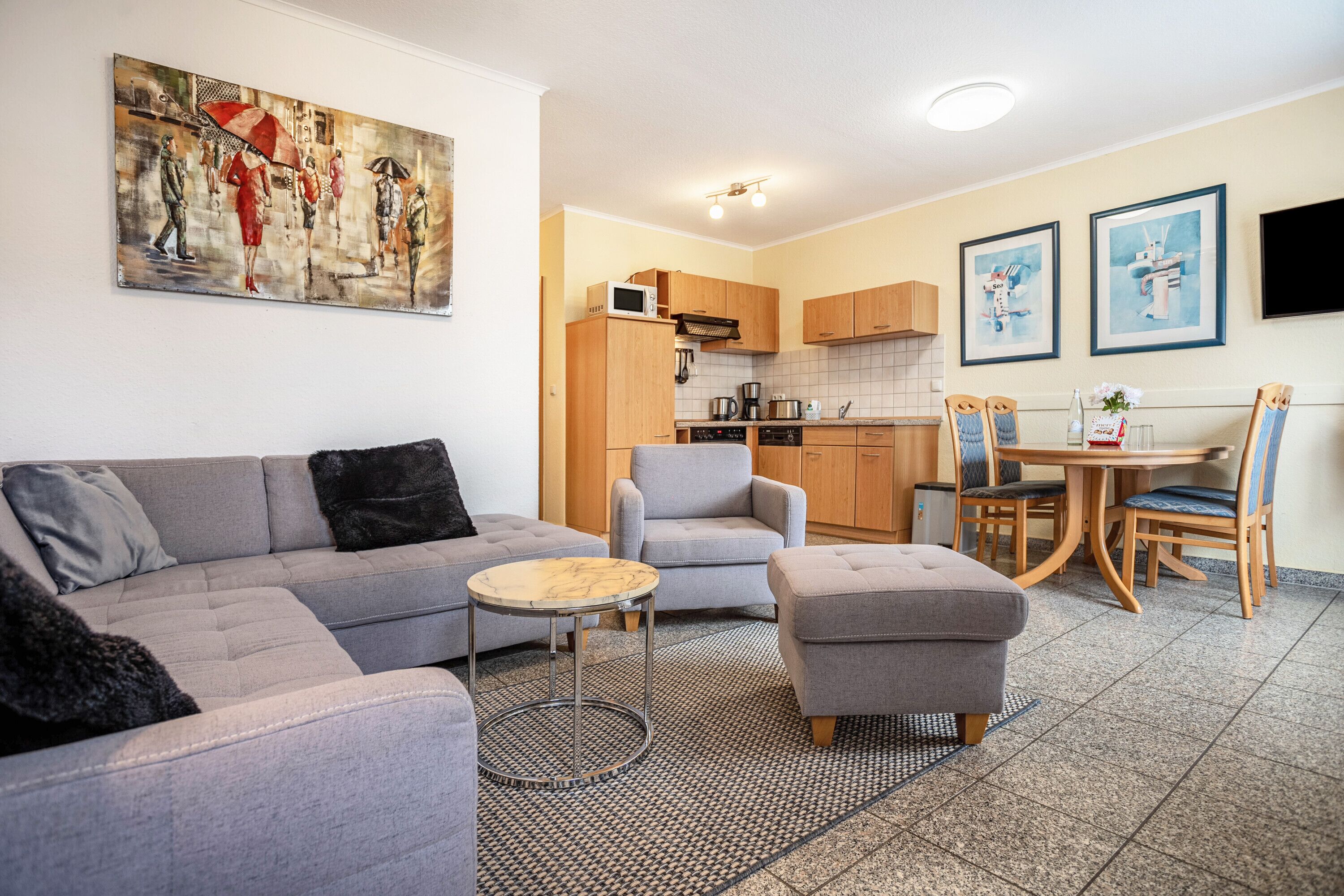 Fernseher, DVD-Player, Stereoanlage