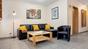 TV, lettore DVD, impianto stereo