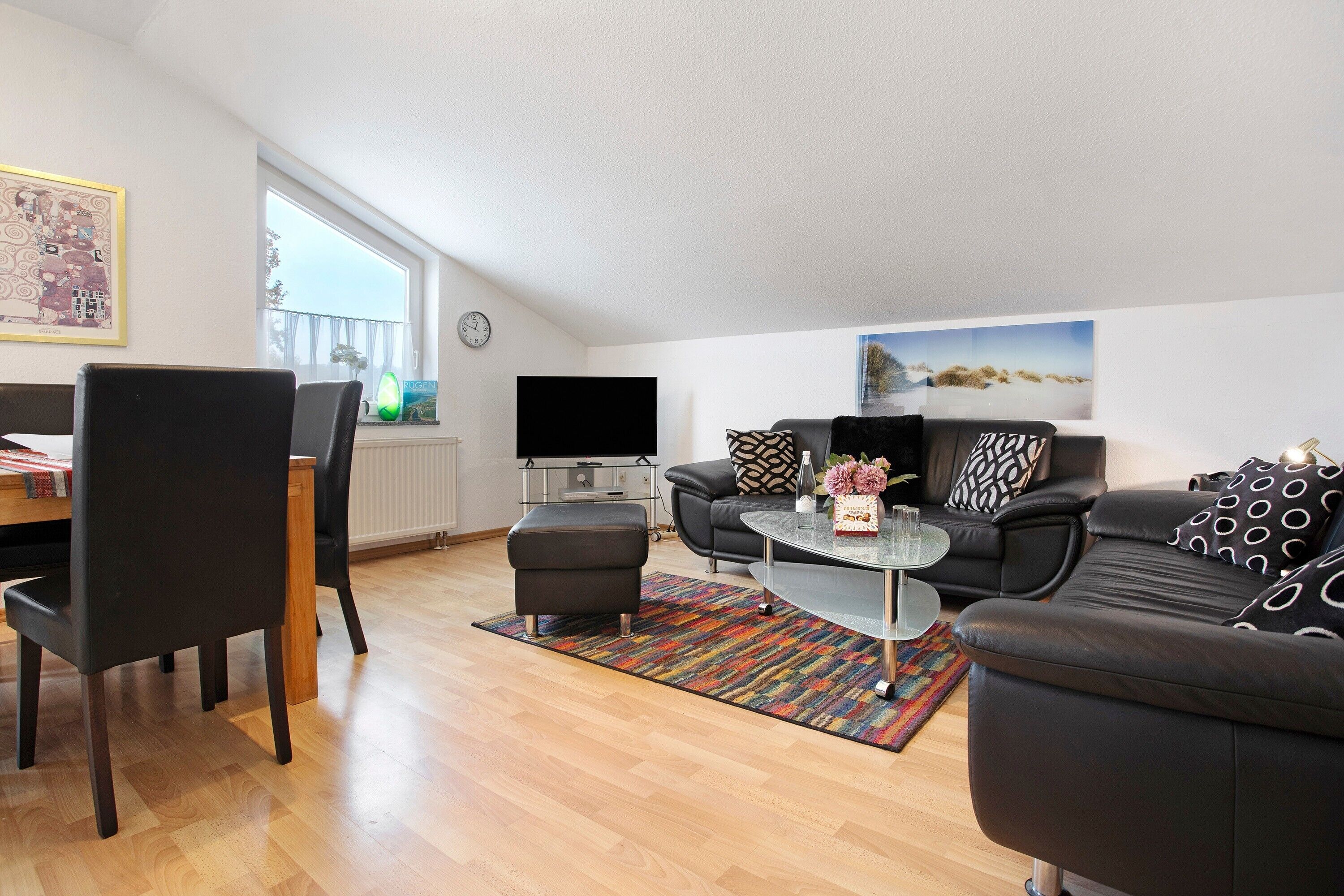 TV, lettore DVD, impianto stereo