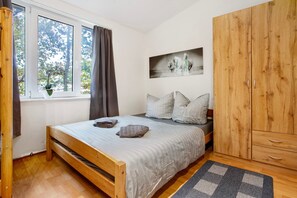1 bedroom, iron/ironing board, free WiFi, bed sheets - Holiday Home 'Datscha' with Private Terrace, Private Garden and Wi-Fi (Binz)