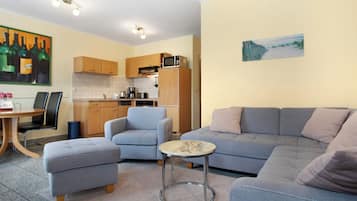 Fernseher, DVD-Player, Stereoanlage