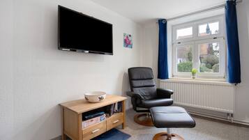 Fernseher, DVD-Player, Stereoanlage