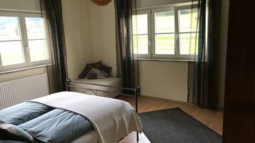 2 Schlafzimmer, Bügeleisen/Bügelbrett, kostenloses WLAN, Bettwäsche