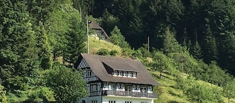 Apartment 'Ferienwohnung Hesselbach' with Private Terrace, Shared Garden and Wi-Fi