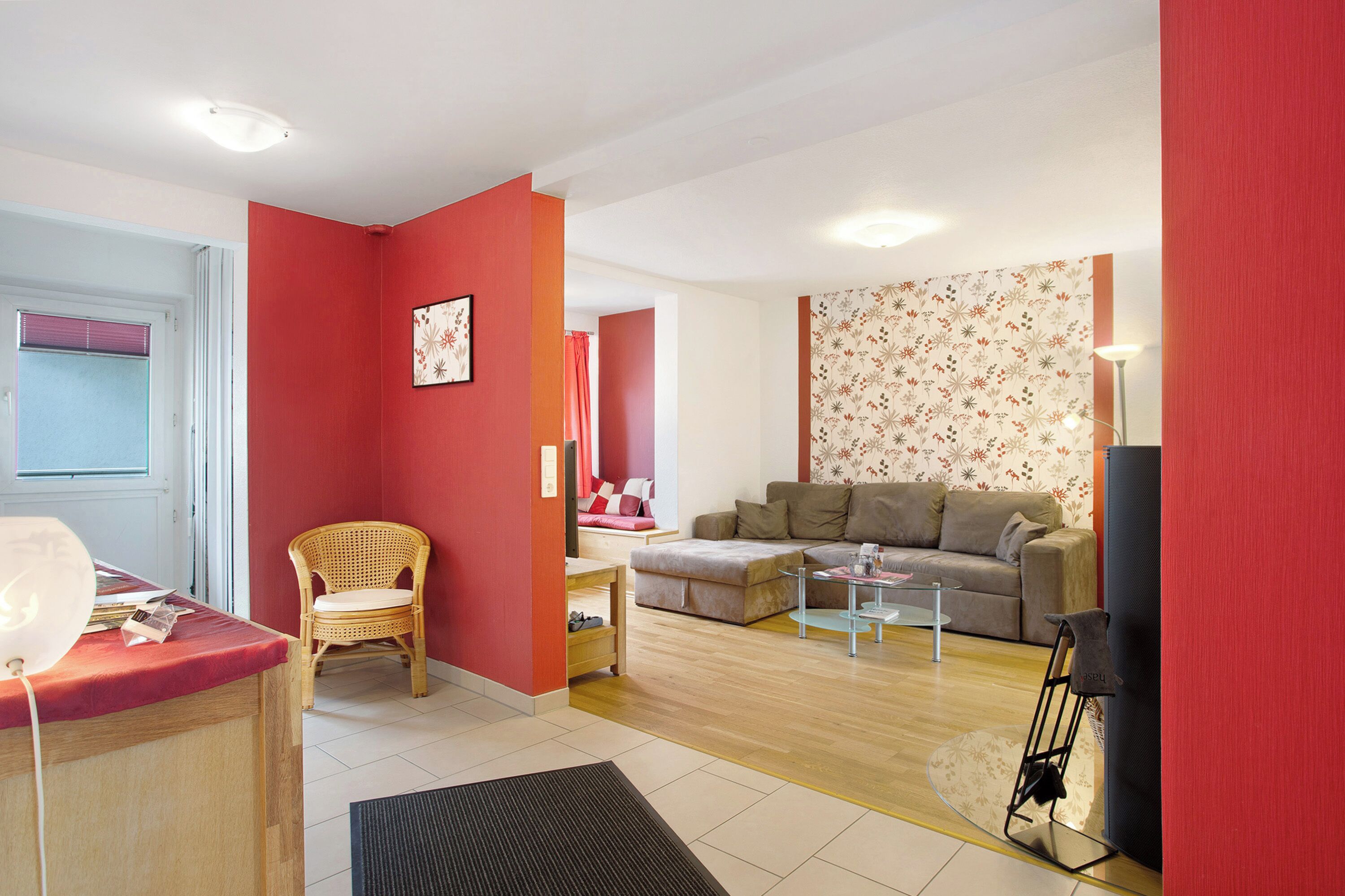 Fernseher, Kamin, DVD-Player, Tischtennisplatte