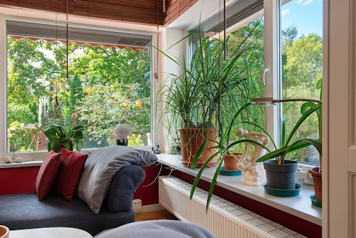 Holiday Apartment 'Refugium mit Schlossblick' with Terrace & Garden