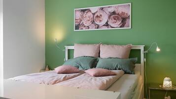 1 bedroom, iron/ironing board, free WiFi, bed sheets