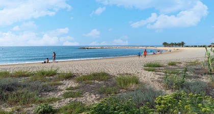 Sunny Villa by Platja Ardiaca