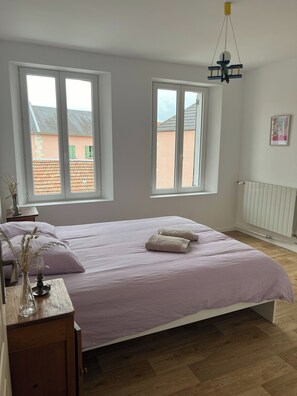 7 Schlafzimmer, Bügeleisen/Bügelbrett, Reisekinderbett, WLAN