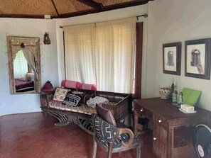 Deluxe Room, 1 Queen Bed, Private Bathroom, Hill View | Free WiFi, bed sheets - The Lookout Pai (Pai)