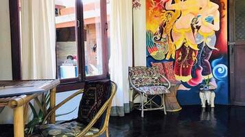 Free WiFi, bed sheets