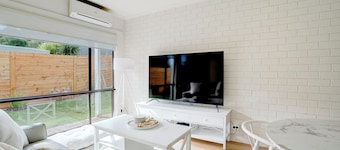 50m Walk to River , Pet Friendly, Spacious