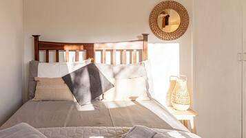 House, City View | 2 bedrooms, iron/ironing board, free WiFi