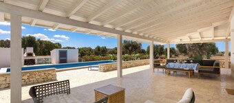 4134 วิลล่า มาเยอร์ โดย เปอร์เล ดิ ปูเกลีย