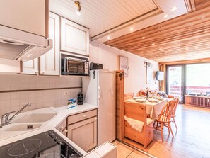Fridge, microwave, oven, dishwasher - Les Hauts du Val Claret(Val Claret) by Interhome (Tignes)