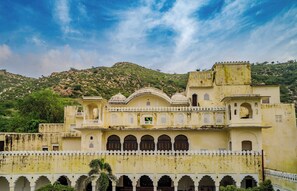 Front of property - Khawa Palace and Resort (Nangal Rajawatan)