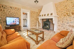 Smart TV, fireplace - Finca in Manacor near Calas de Mallorca (LLevant)