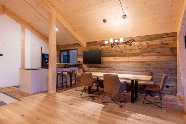 Dining - Lavish chalet with sauna (Turrach)