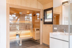 Shower, hair dryer - Appealing chalet with balcony (Turrach)