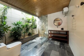 Luxury Villa, Garden View | Bathroom - 88 Steps Villa 4BR Seaside An Bang Beach (Da Nang)