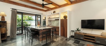 88 Steps Villa 4BR Seaside An Bang Beach