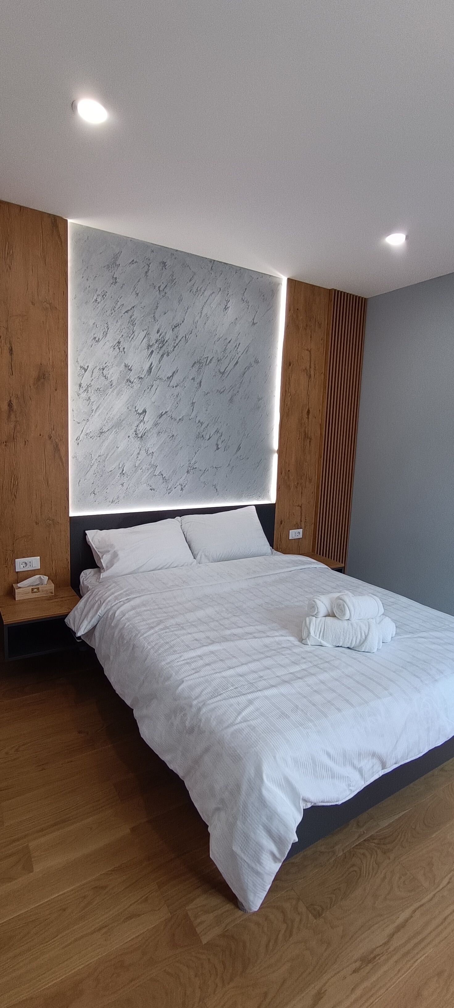 2 bedrooms, travel crib, free WiFi, bed sheets