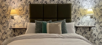 Class Stays - Room 2