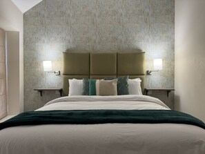 1 bedroom, free WiFi, bed sheets - Class Stays - Room 6 (Shrewsbury)