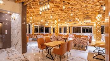 Morgenmadsbuffet hver dag (350 INR pr. person)