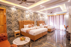 Habitación familiar | Sábanas de algodón egipcio y ropa de cama de alta calidad