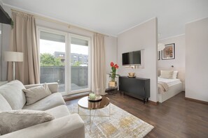 Studio, Balkon | Schreibtisch, laptopgeeigneter Arbeitsplatz, kostenloses WLAN