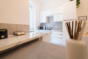 Fridge, microwave, oven, stovetop - [Cozy Double Suite] Milan Flat (Milano)