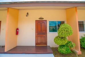 Exterior - Klang mueang villa (Uthai Thani)