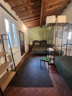2 chambres, fer et planche à repasser, lit de bébé portatif, Wi-Fi