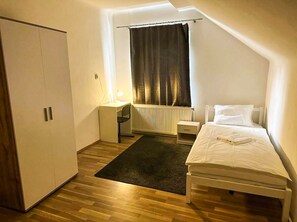 2 bedrooms, free WiFi, bed sheets - Enchanting hotel with WiFi in vibrant Wien (Wien)