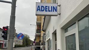 A street view with a building labeled "ADELIN". - Enchanting hotel with WiFi in vibrant Wien (Wien)