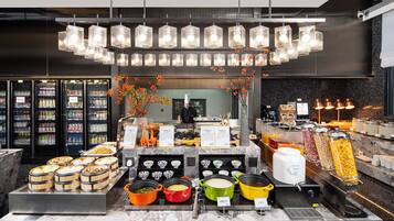 Desayuno buffet todos los días (con cargo)