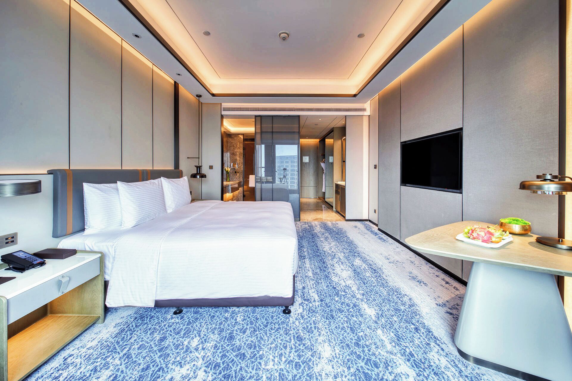 Biancheria da letto di alta qualità, copriletto in piuma, minibar