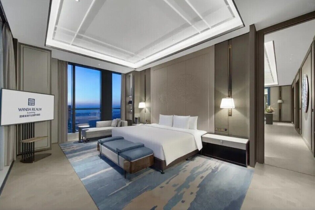 Premium bedding, down duvets, minibar, in-room safe
