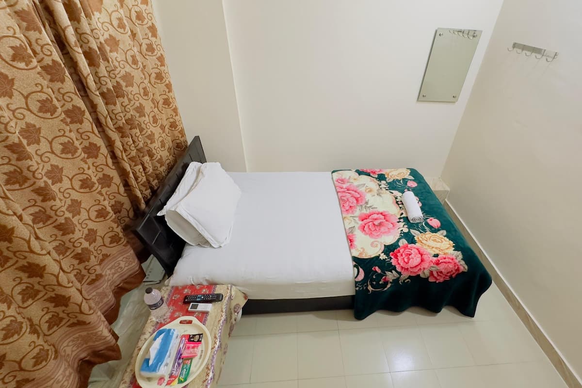 Standard Single Room | Premium bedding, free WiFi, bed sheets